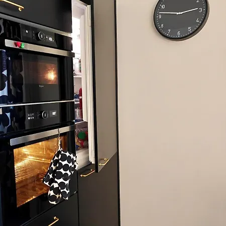 Black Elegant - Feel Lapland With Design & Style * Рованиеми