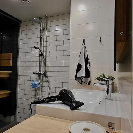 Black Elegant - Feel Lapland With Design & Style روفانييمي